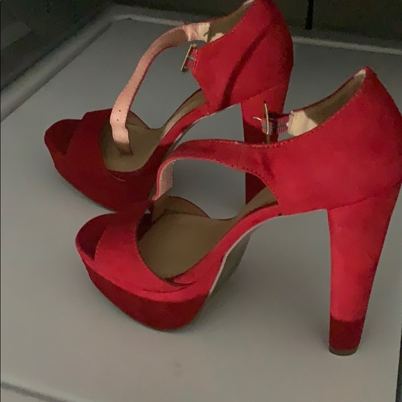 Heels - Picture 1 of 3